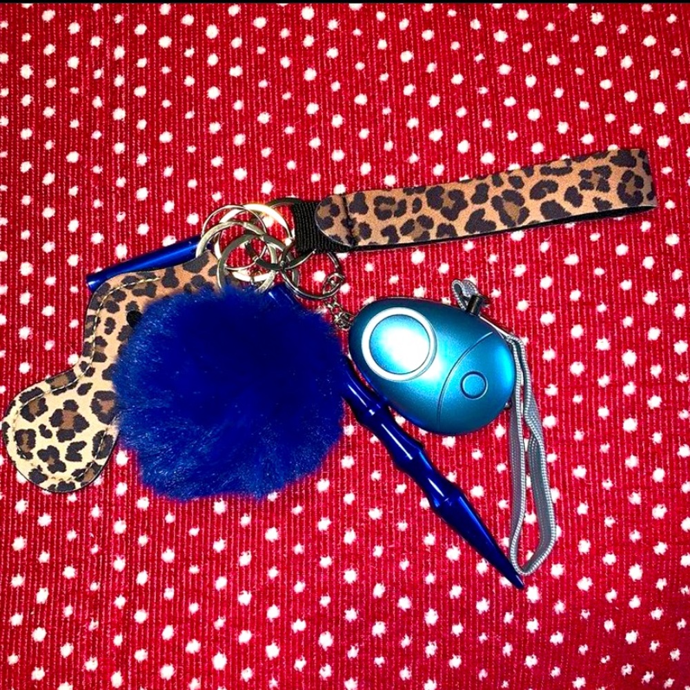 NEW CHEETAH SELF DEFENSE KEYCHAIN ✨